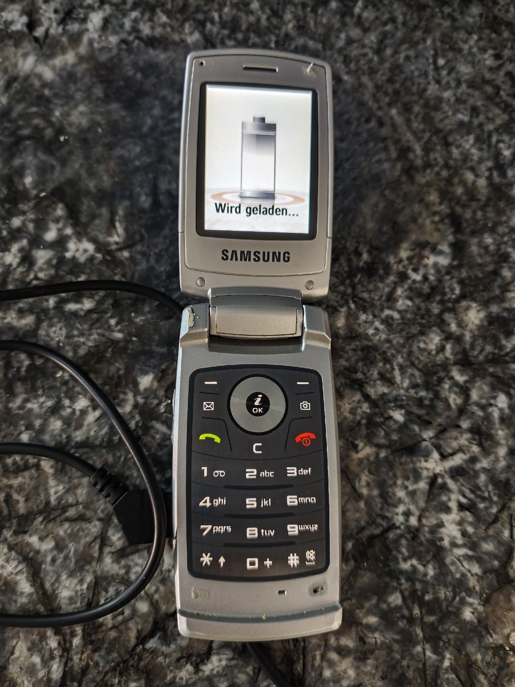 Samsung Telefoni cellulari / Smartphones: Samsung SGH U-300 gebraucht klassisch – Usato da Grenchen venduto da bru_mdk8 1