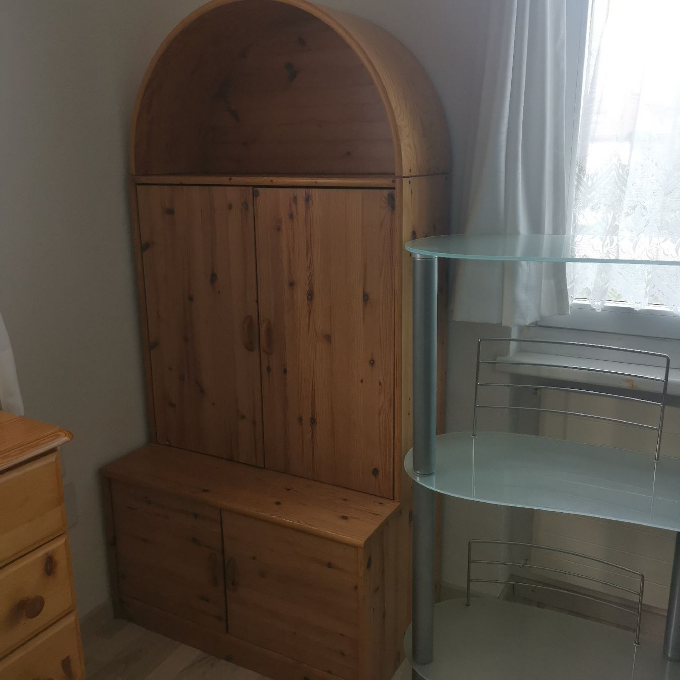 Armadi: Holzschrank mit Bogen – Usato da Azmoos venduto da reb_9rhc 2