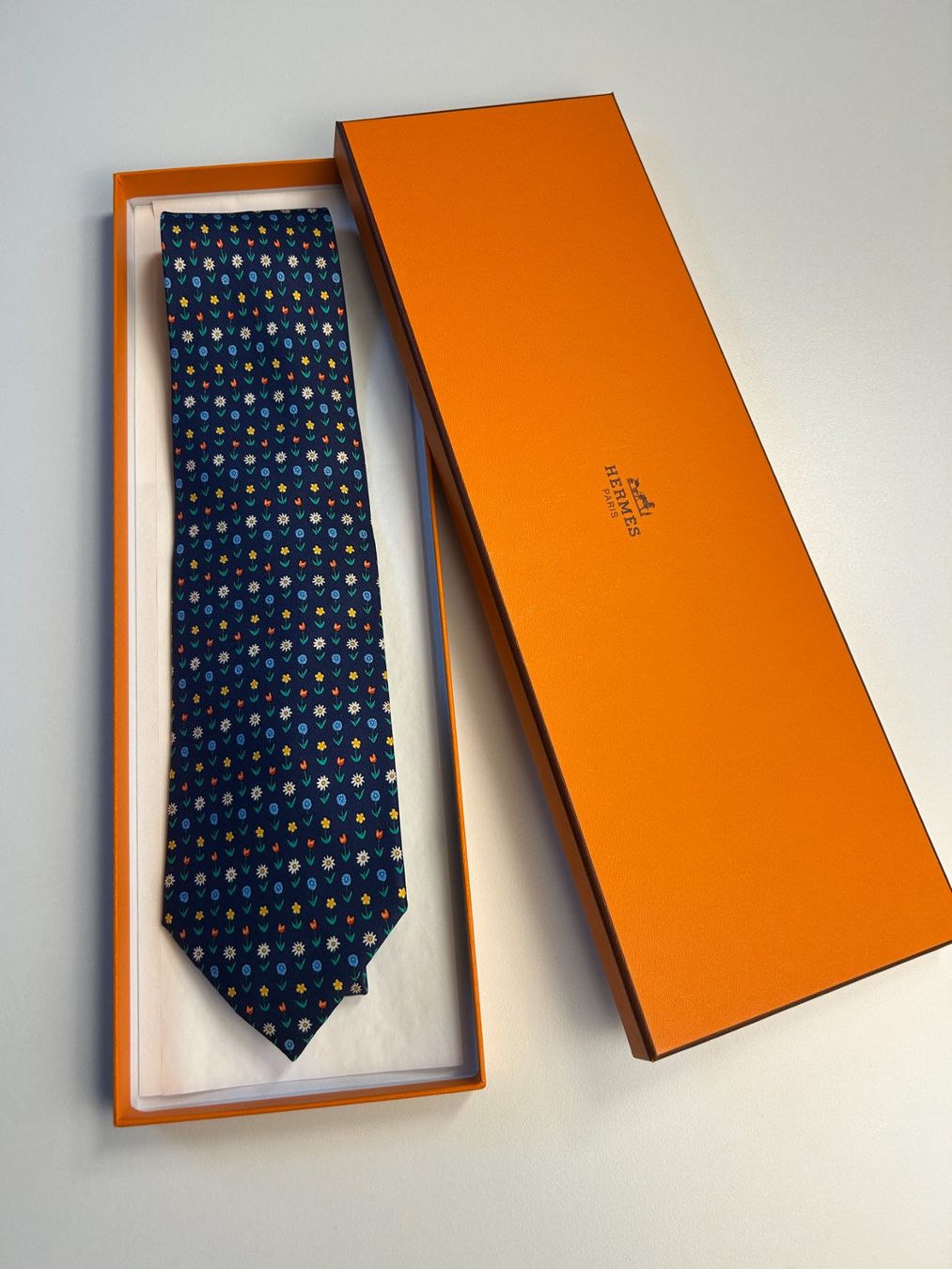 Hermès Krawatten: Hermès Blumen Krawatte – Gebraucht aus Bern von kurtikobolt74