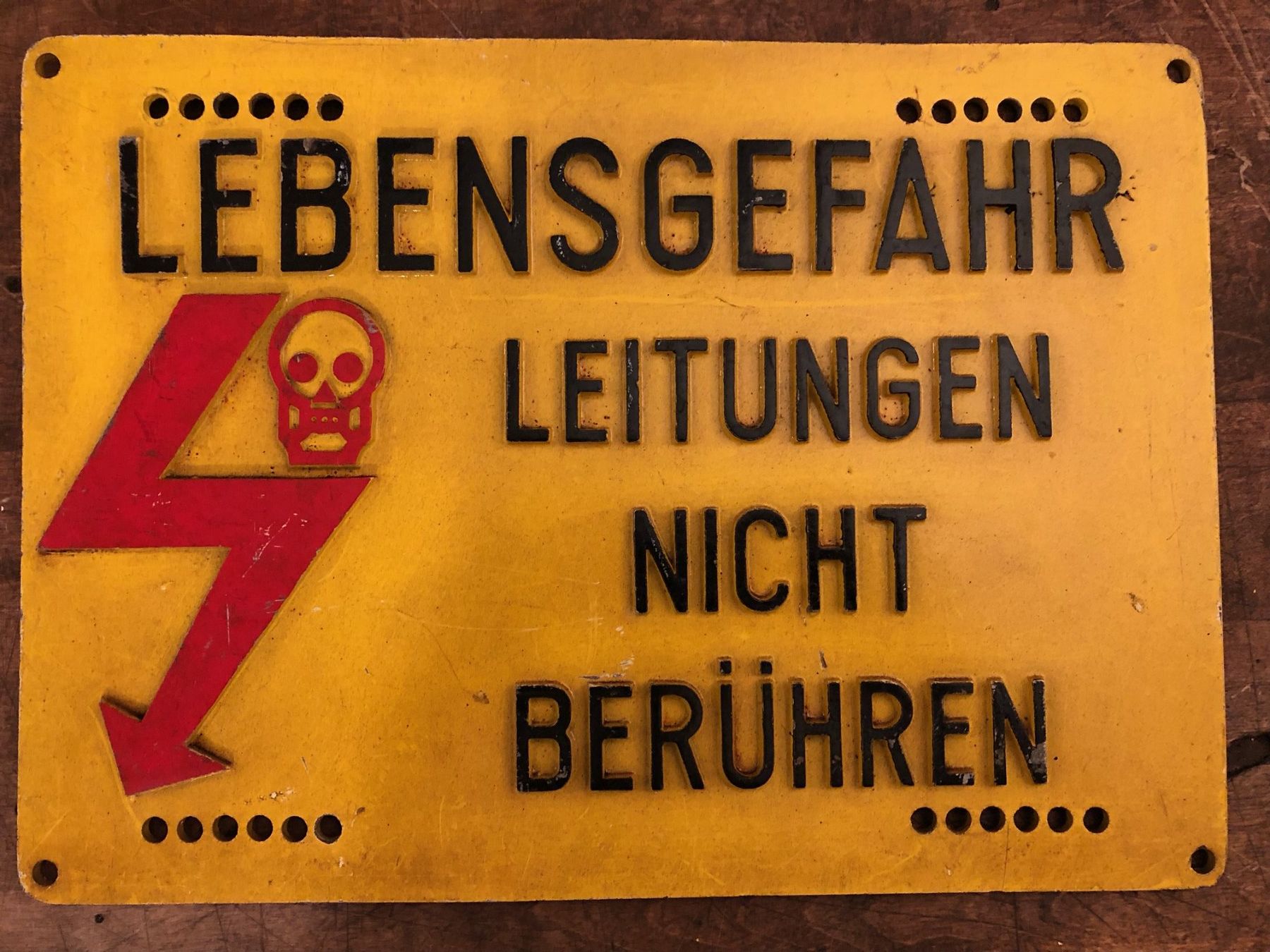 SBB/CFF/FFS Schilder: SBB ALU-Schild "LEBENSGEFAHR" – Gebraucht aus Gümmenen von Ug6