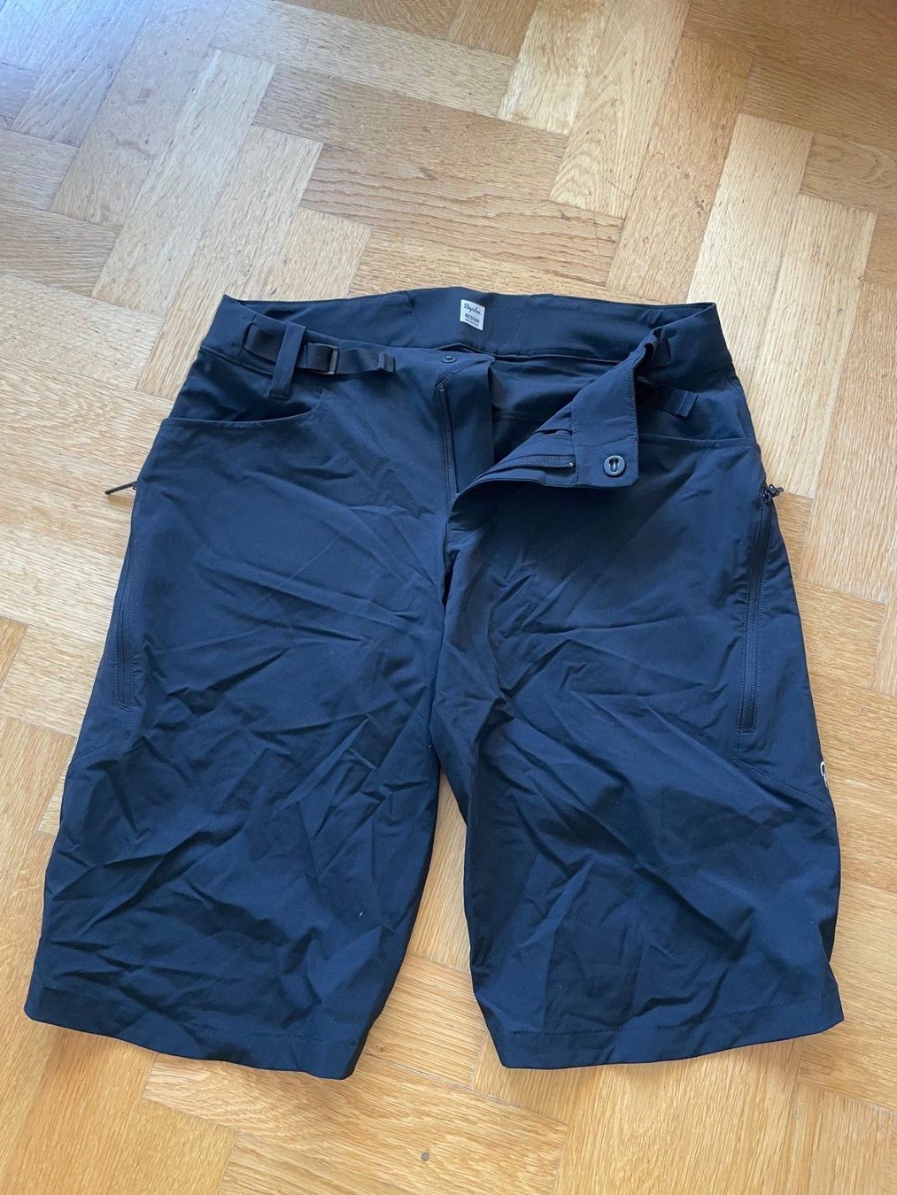 Rapha Pantaloni: Short VTT Rapha Trail Shorts Size M 55 - 59 cm – Nuovo (secondo la descrizione) da Genève venduto da ironsacha