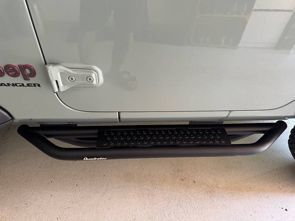 Tutti pezzi di ricambio auto: Für Jeep JL Wrangler Sidesteps Quadratec – Usato da Trimbach venduto da Rroha 2