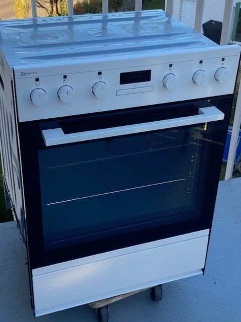 Electrolux Cucine: Electrolux EH7L4WE Einbauherd – Usato da Niederhasli venduto da Tigerproduct 5
