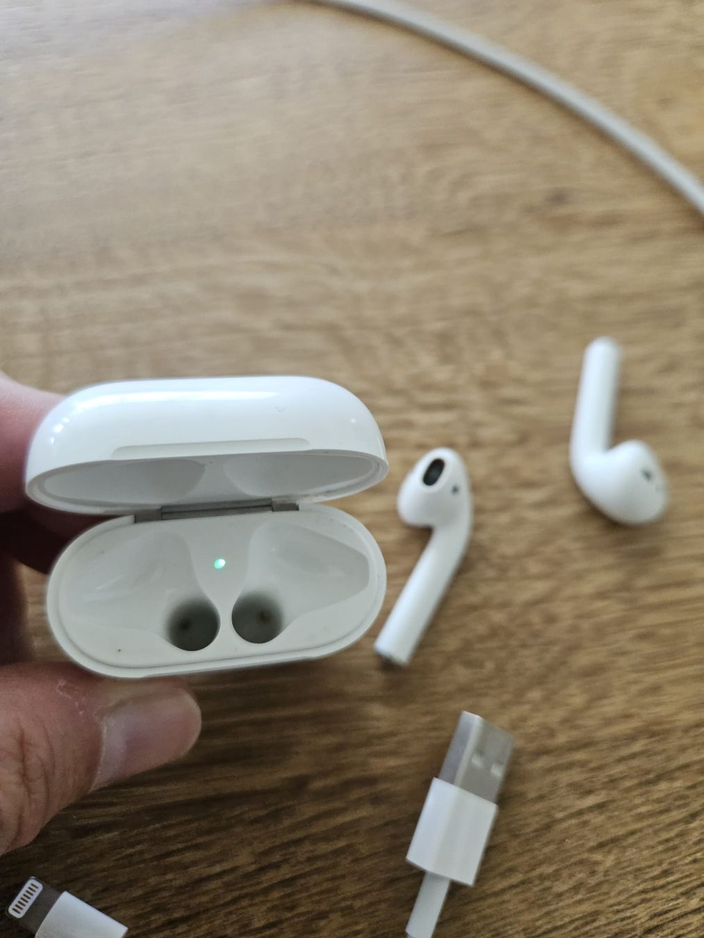 Apple Cuffie: Apple AirPods Pro (2. Gen) mit Ladecase – Usato da Aesch ZH venduto da _tigerlily_ 3