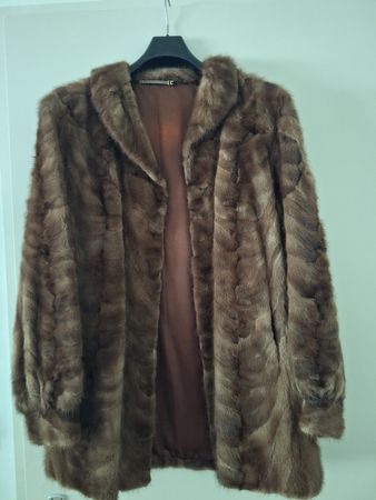 Echte Pelzjacke Damen Gr. 38-40 Herbst/Winter warm gehalten!