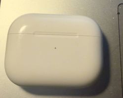 Apple AirPods Pro 2nd Gen MagSafe USB C