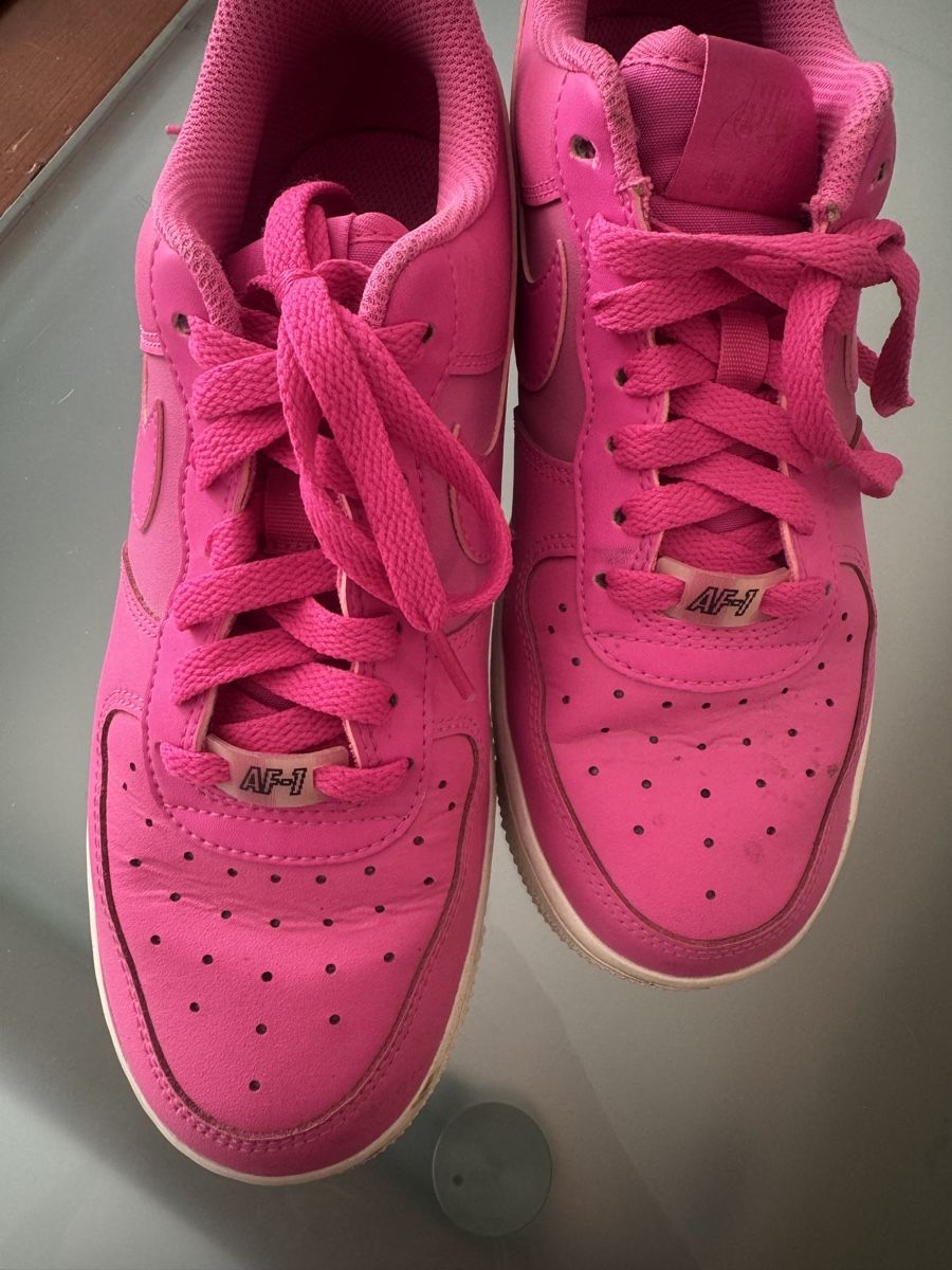 Nike Damenschuhe: Nike Air Force 1 Rosa 38,5 – Gebraucht aus Grono von tes_6t5v