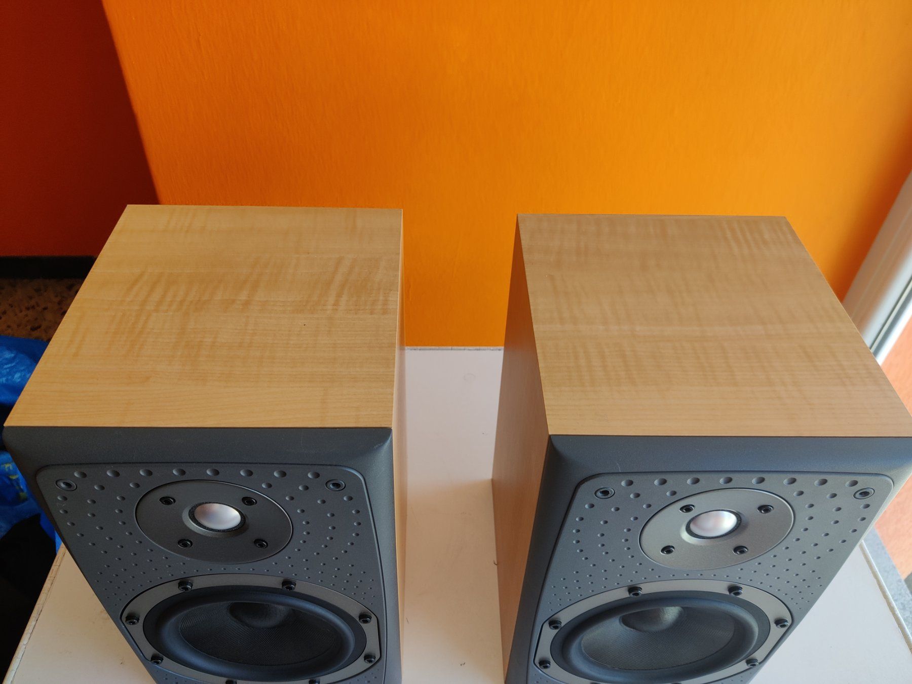 Bowers & Wilkins Casse acustiche: Bowers & Wilkins DM303 Lautsprecher mit Schutzgittern – Usato da Novazzano venduto da cri_kd9t 2