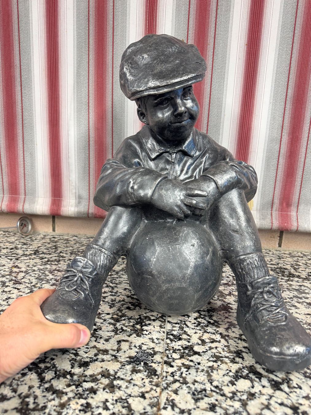 Tutte le decorazioni: Sitzender Knabe.   Tolle Ausstellungs-Figur – Usato da Winterthur venduto da sportdisco2 4
