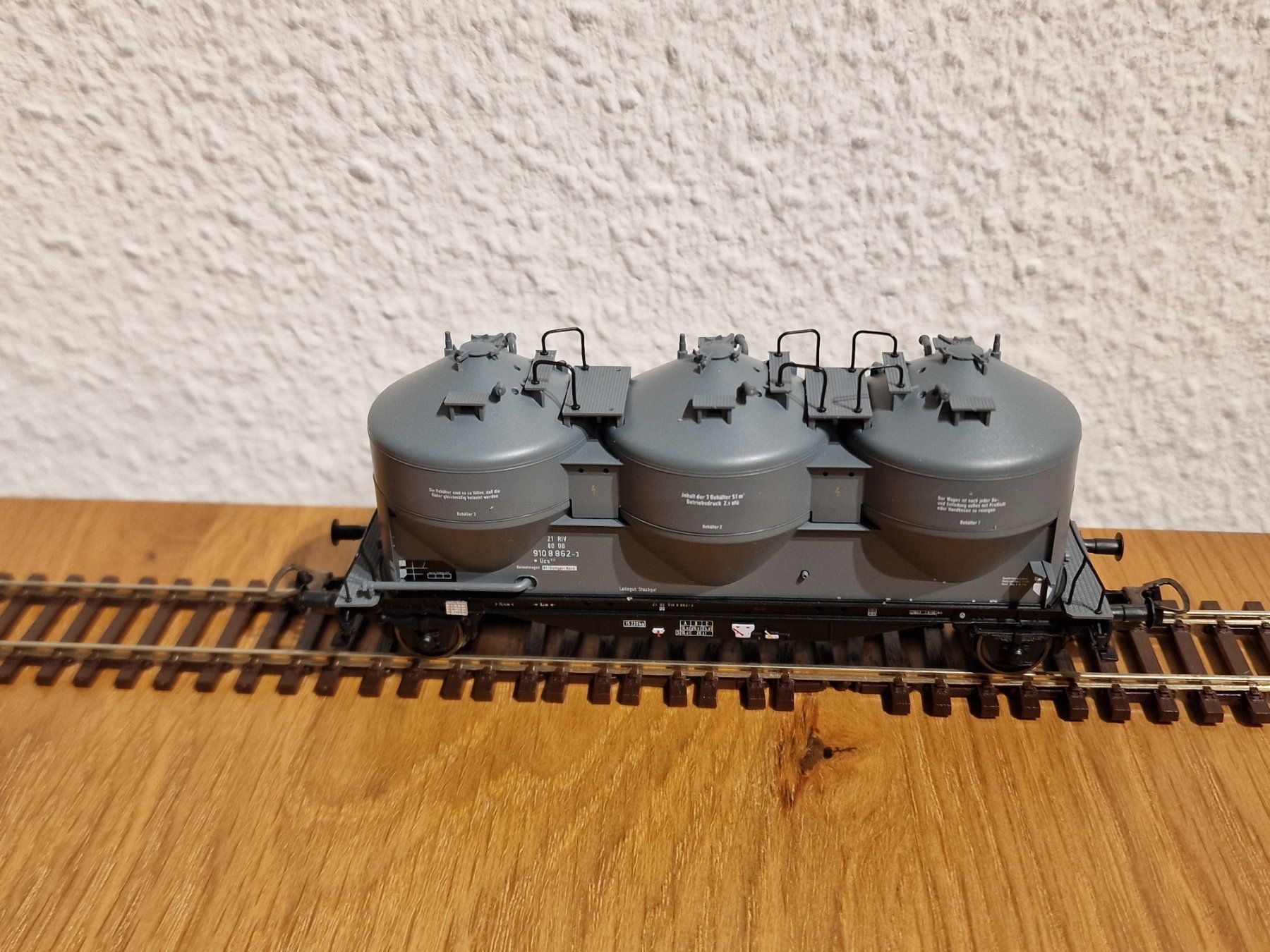 Piko Modelleisenbahnen: DB Staubbehälterwagen H0 – Neu (gemäss Beschreibung) aus Matten b. Interlaken von lor_hr9w 4