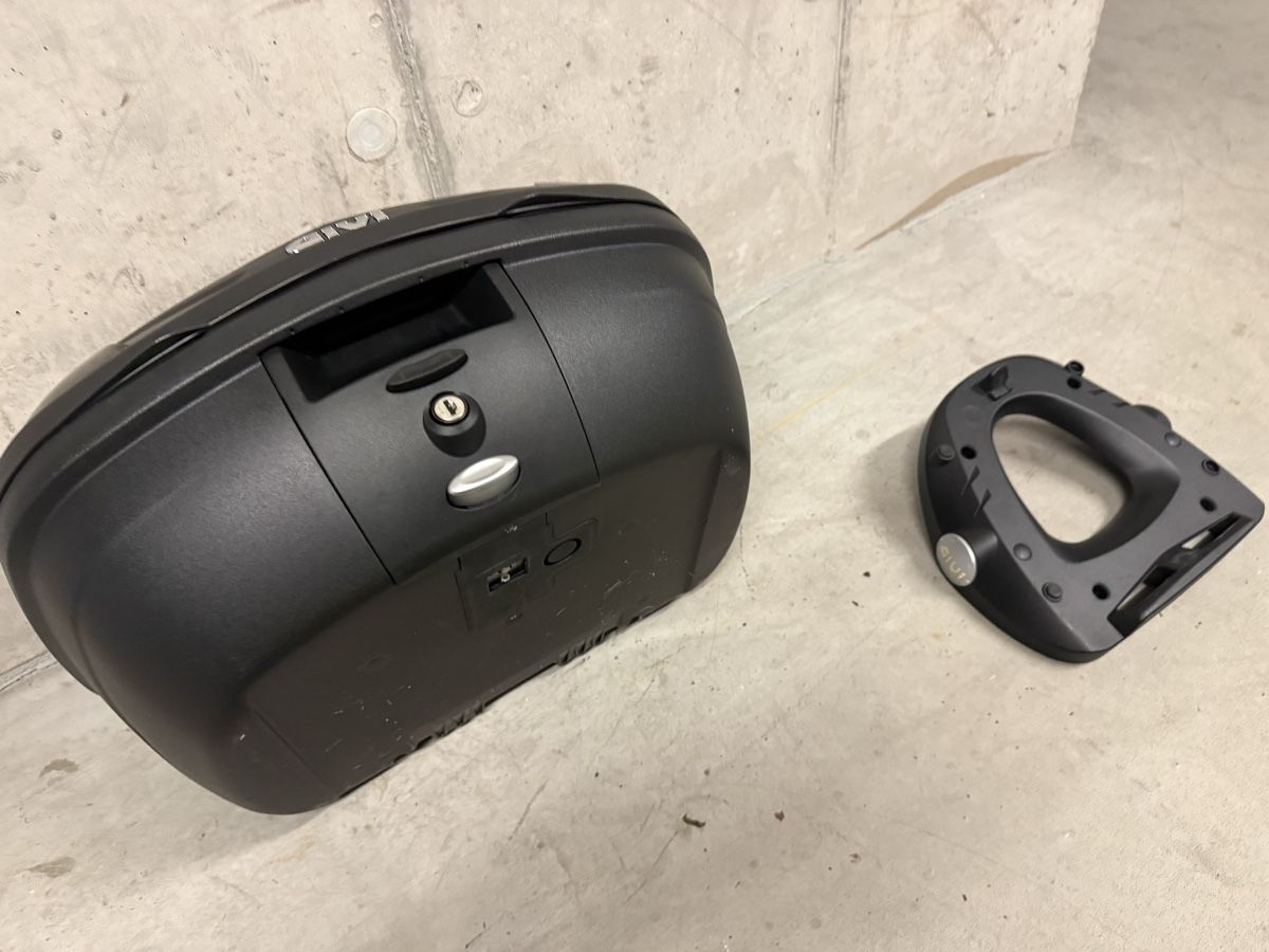 Topcase: Top case givi blade – Usato da St-Maurice venduto da m_o_9jdf 4