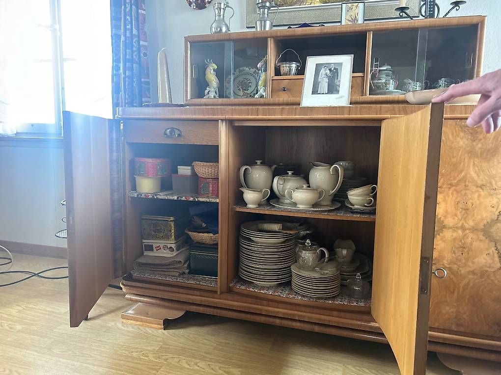 Commodes: Antique Holz Kommode mit viel Stauraum – D'occasion à bern par janban 1