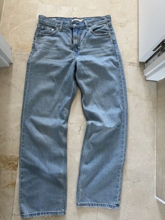 Levis loose straight