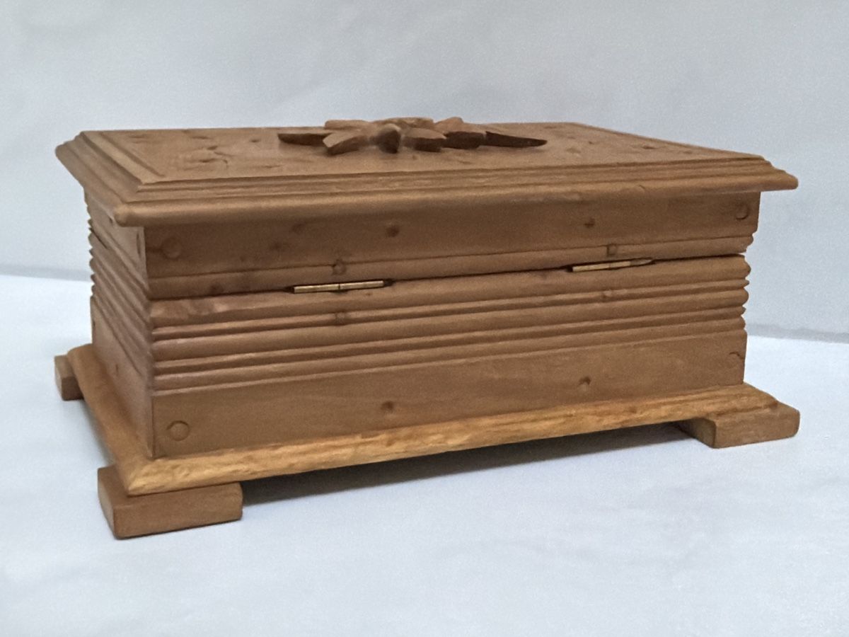 Truhen: Kleine Holzschatulle , Interlaken. – Gebraucht aus Biberist von Momo33 4