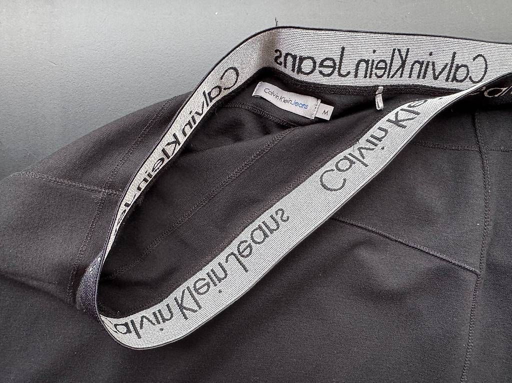 Gonne: CALVIN KLEIN Stretch-Rock, schwarz, Gr. M – Usato da Basel venduto da StephiKn 1