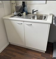 Spülbeckenunterschrank weiss mit Spülbecken und Armatur
