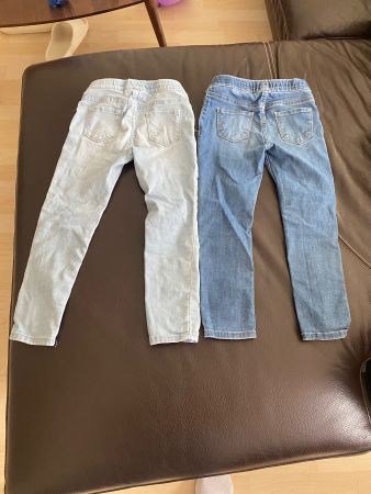 2 Paar Jeans Gr. 104