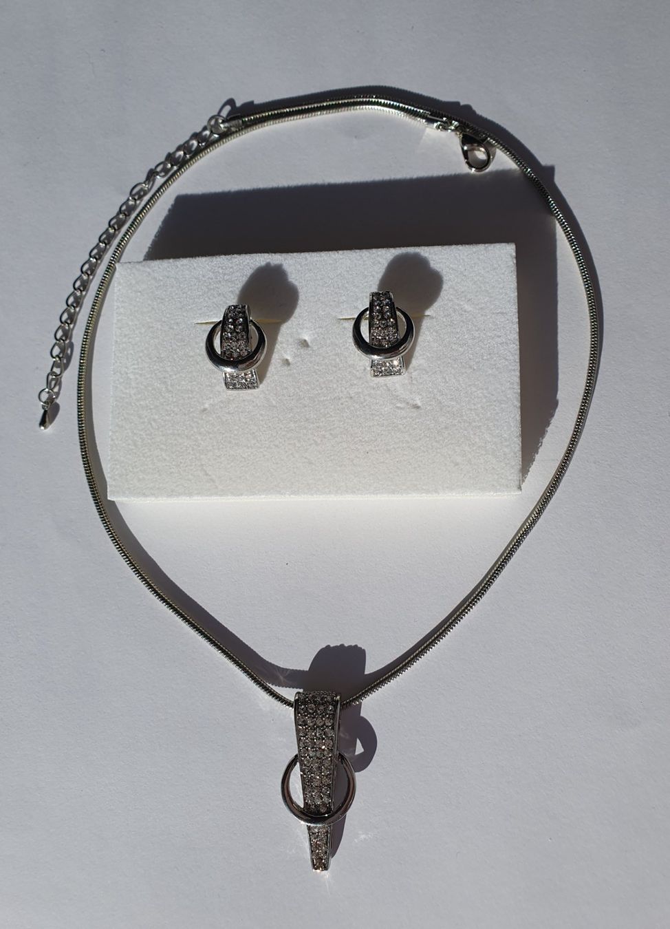 Catenine: Lässiges Schmuckset mit Zirkonia – Usato da St. Margarethen TG venduto da Schachmatt
