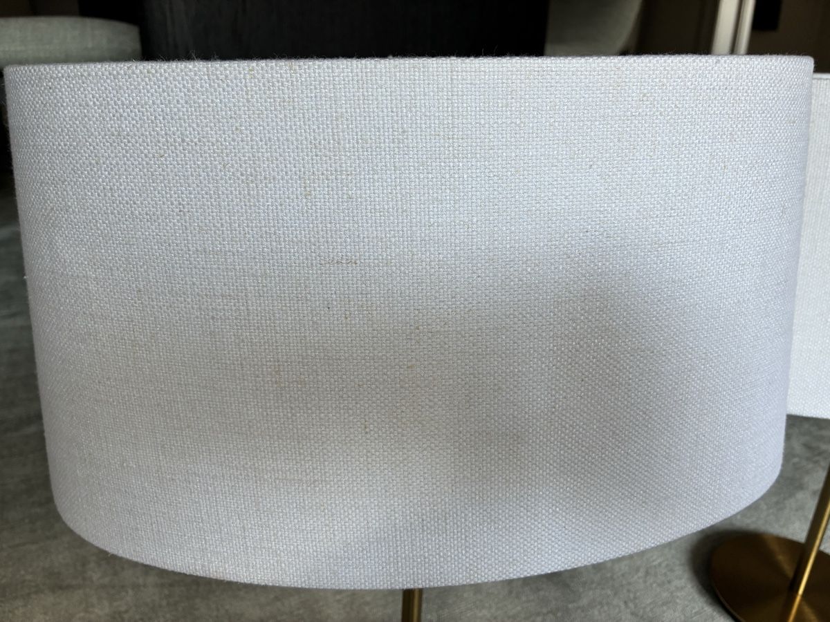 Lampade: 2 Table lamps with oval lamp shades – Usato da Zürich venduto da BobJones 2