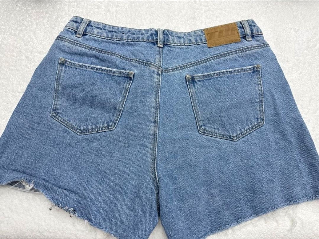 Jeans: Jeans Shorts, Gr. 42 – Gebraucht aus Bern von christiane_pr 1