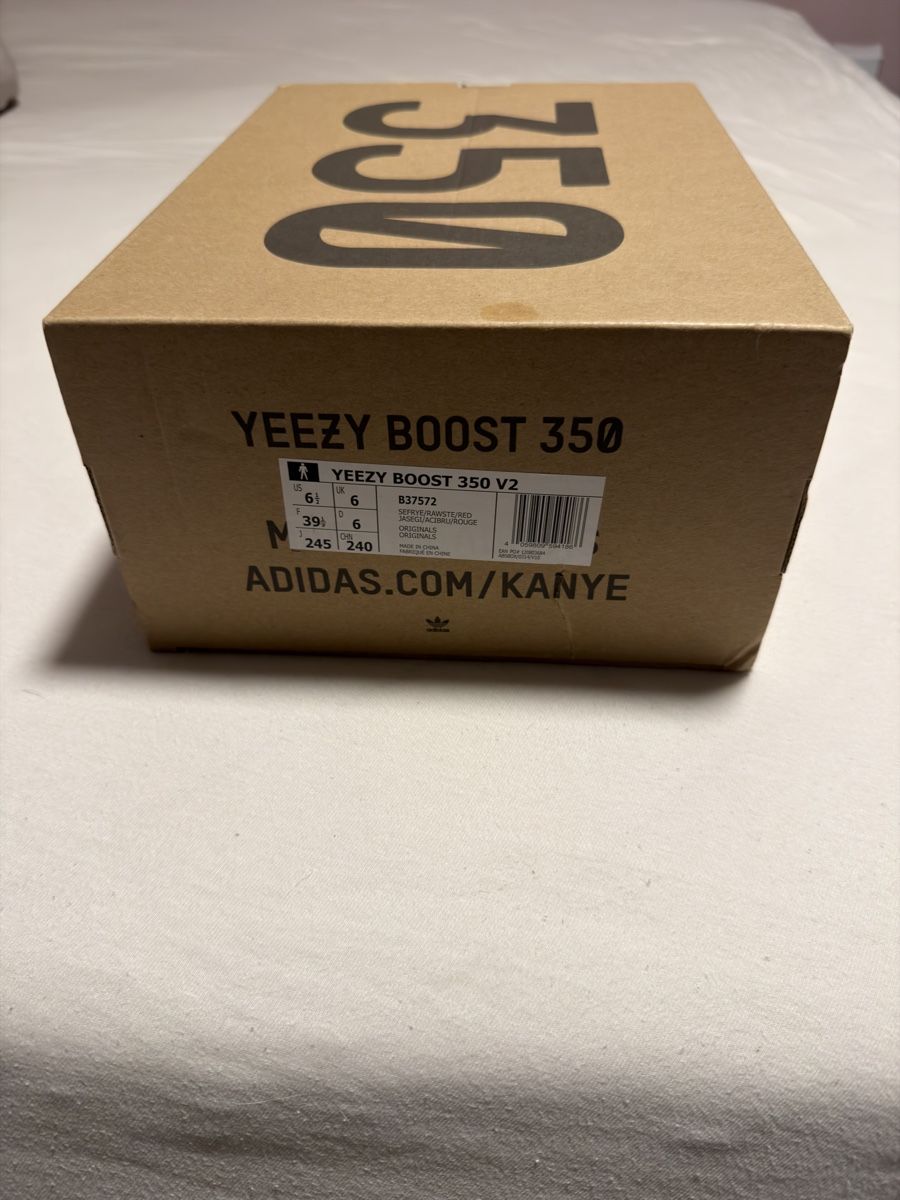 Adidas Scarpe da donna: Yeezy 350 V2  – Usato da Amriswil venduto da diegofend 7