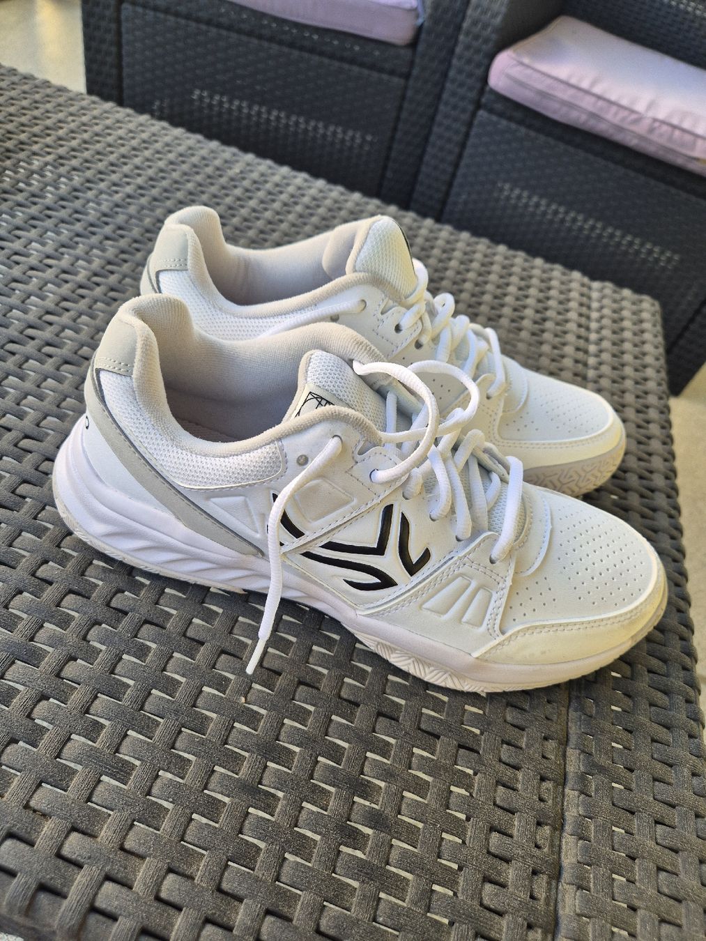 Scarpe da uomo: Basket de Tennis taille 41 – Nuovo (secondo la descrizione) da BIEL/BIENNE venduto da rac_5tsm