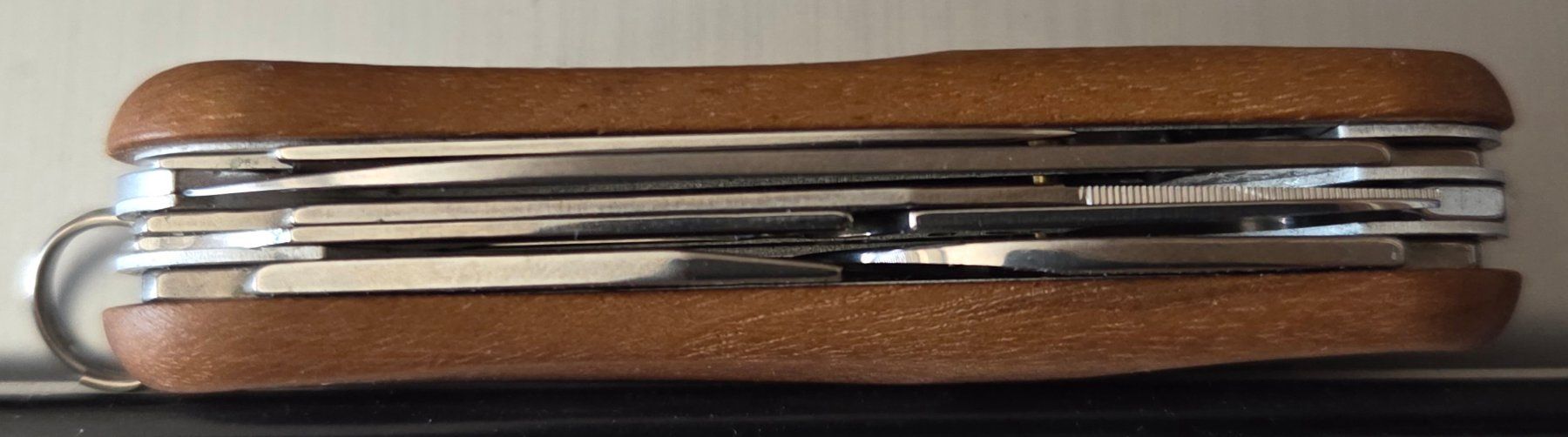Wenger Coltelli tascabile: Wenger Sackmesser Evo Wood 14 – Nuovo (secondo la descrizione) da Gossau SG venduto da tenerife11 3