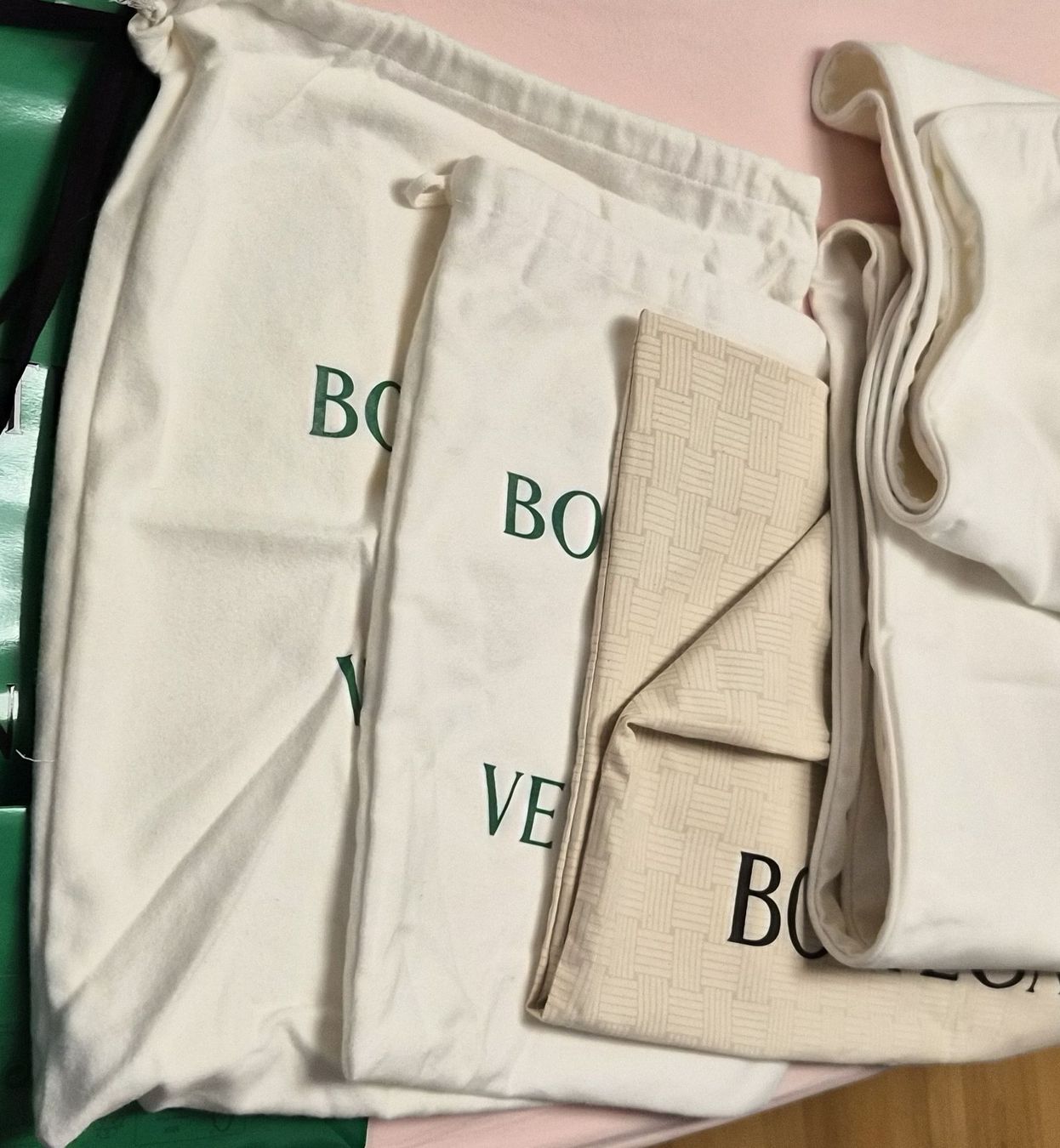 Bottega Veneta Borse: BOTTEGA VENETA Staubbeutel, Kleidersack, Papiertasche – Usato da Forch venduto da spybag