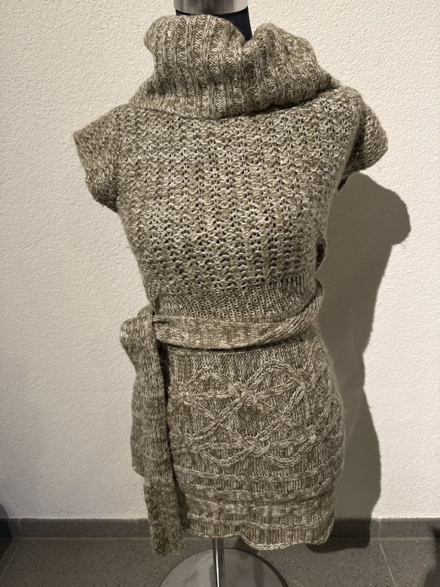 Kleider: Damen Pullover Kleid Strick Grösse S Beige – Neu (gemäss Beschreibung) aus Freidorf TG von nad_fxh7