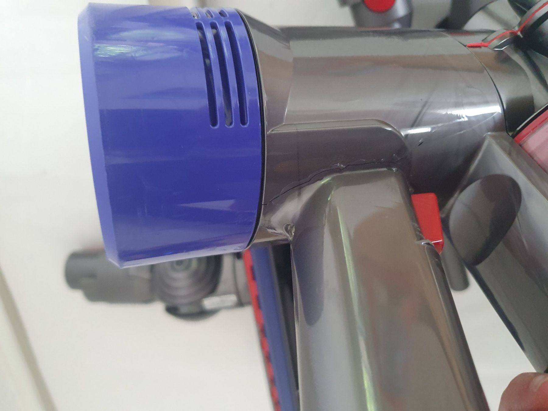 Dyson Aspirapolveri & Accessori: Aspirateur Dyson V8 Absolute, d'occasion – Usato da Lausanne venduto da Af2016 3