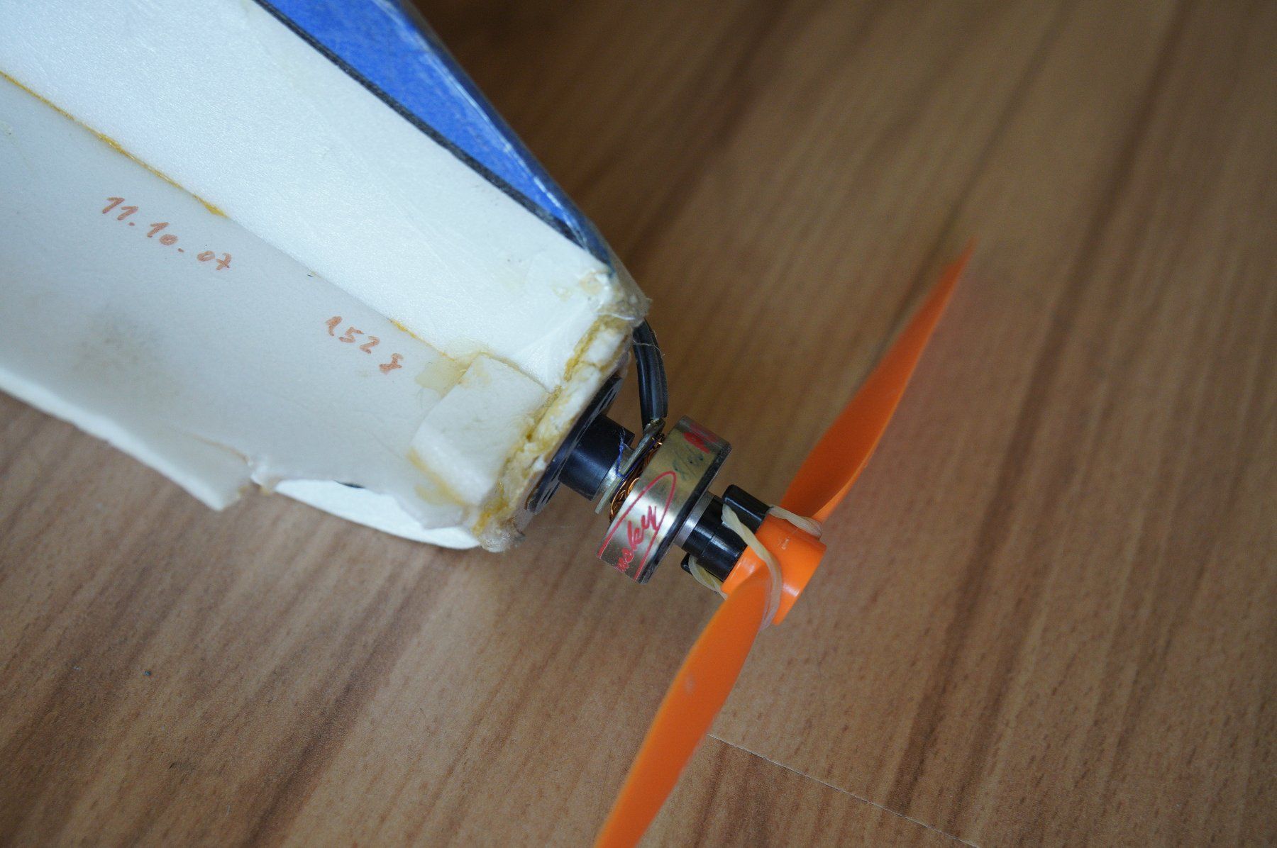 Modellismo RC: Indor Flieger mit top Komponenten – Usato da Schwyz venduto da Marhin 4