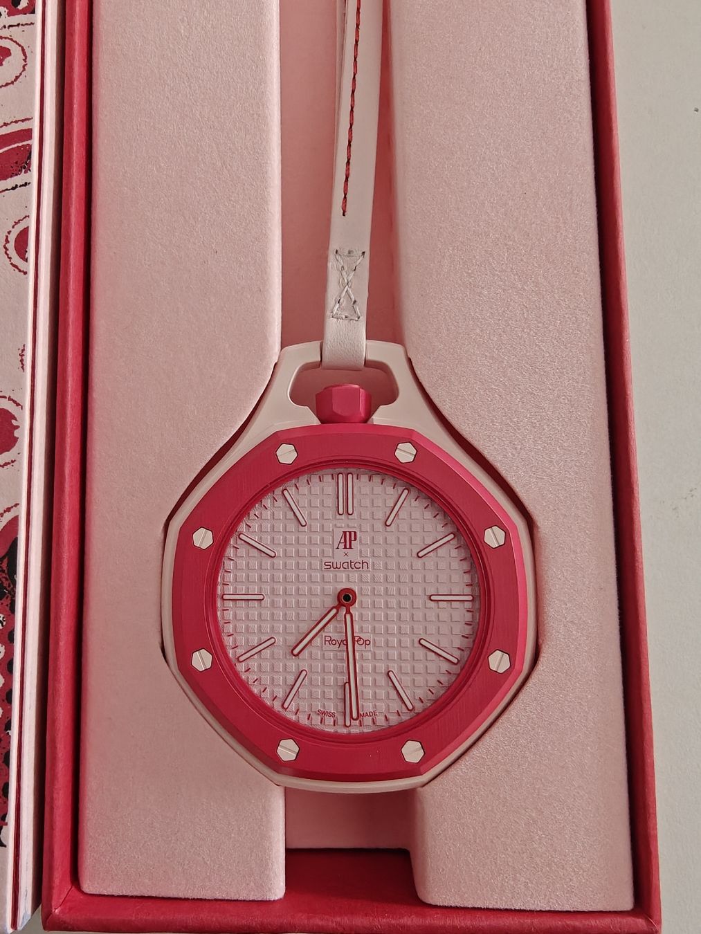 Swatch Uhren: AP Swatch Royal Pop – Neu und originalverpackt aus Delémont von man_gpn6