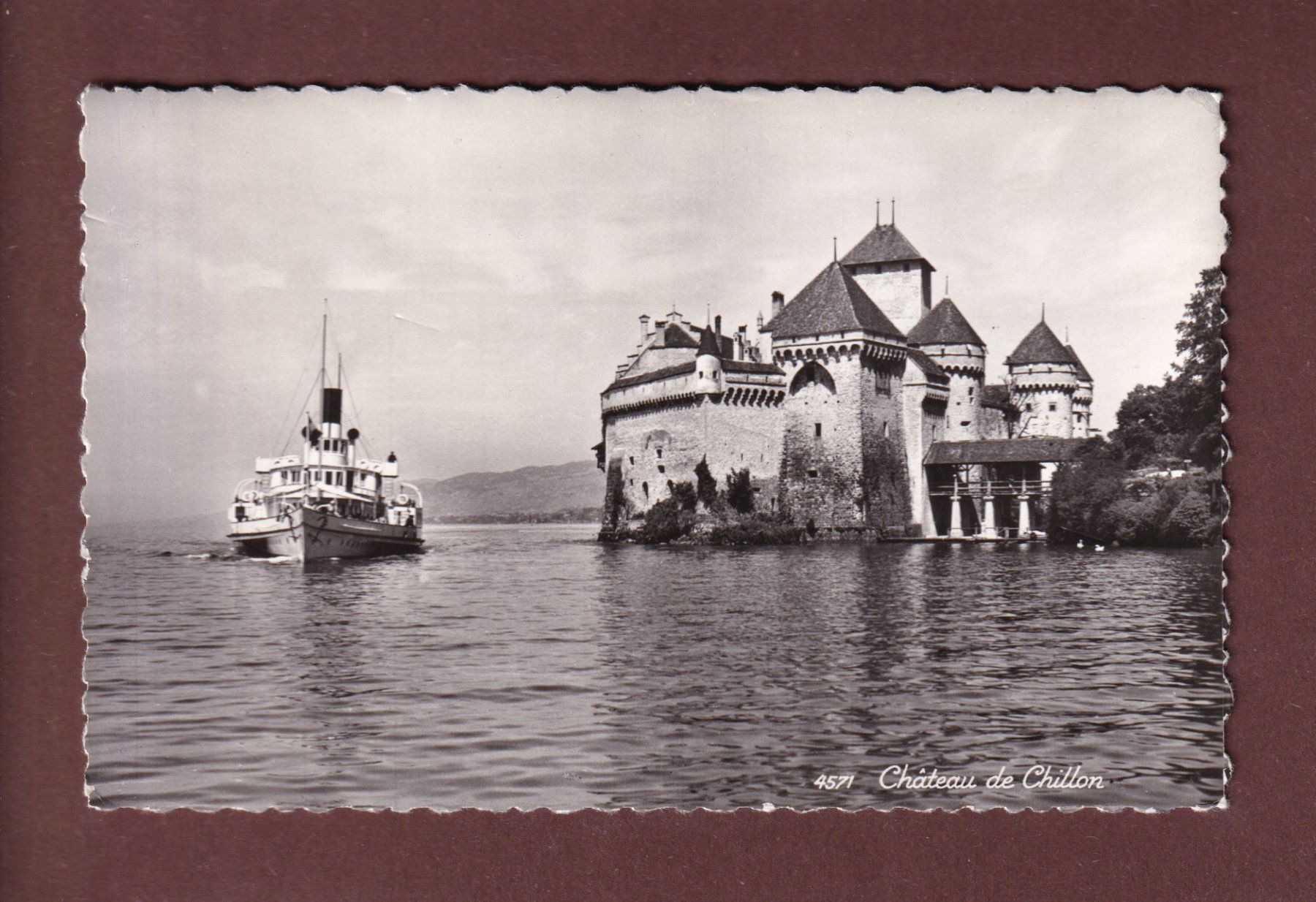 Cartes postales: Château de CHILLON - Bateau CGN - 1965 – D'occasion à Pully par nicecards-shop