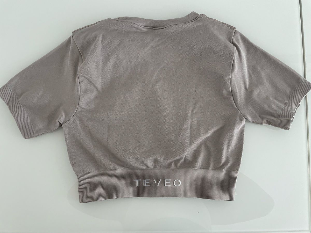 Teveo Tops: Teveo CropTop Sensation beige – Gebraucht aus Fällanden von hannah_bofinger 1