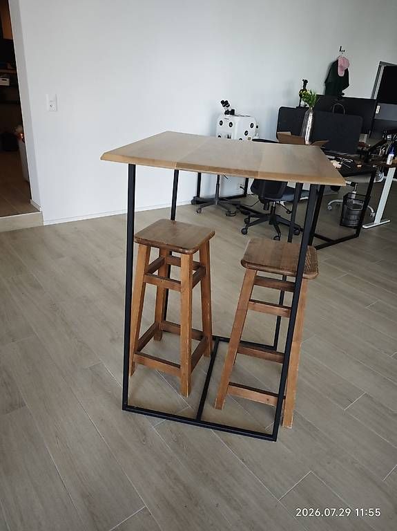Tische: Table bar et chaises en bois – Gebraucht aus Gampelen von inf_89ps