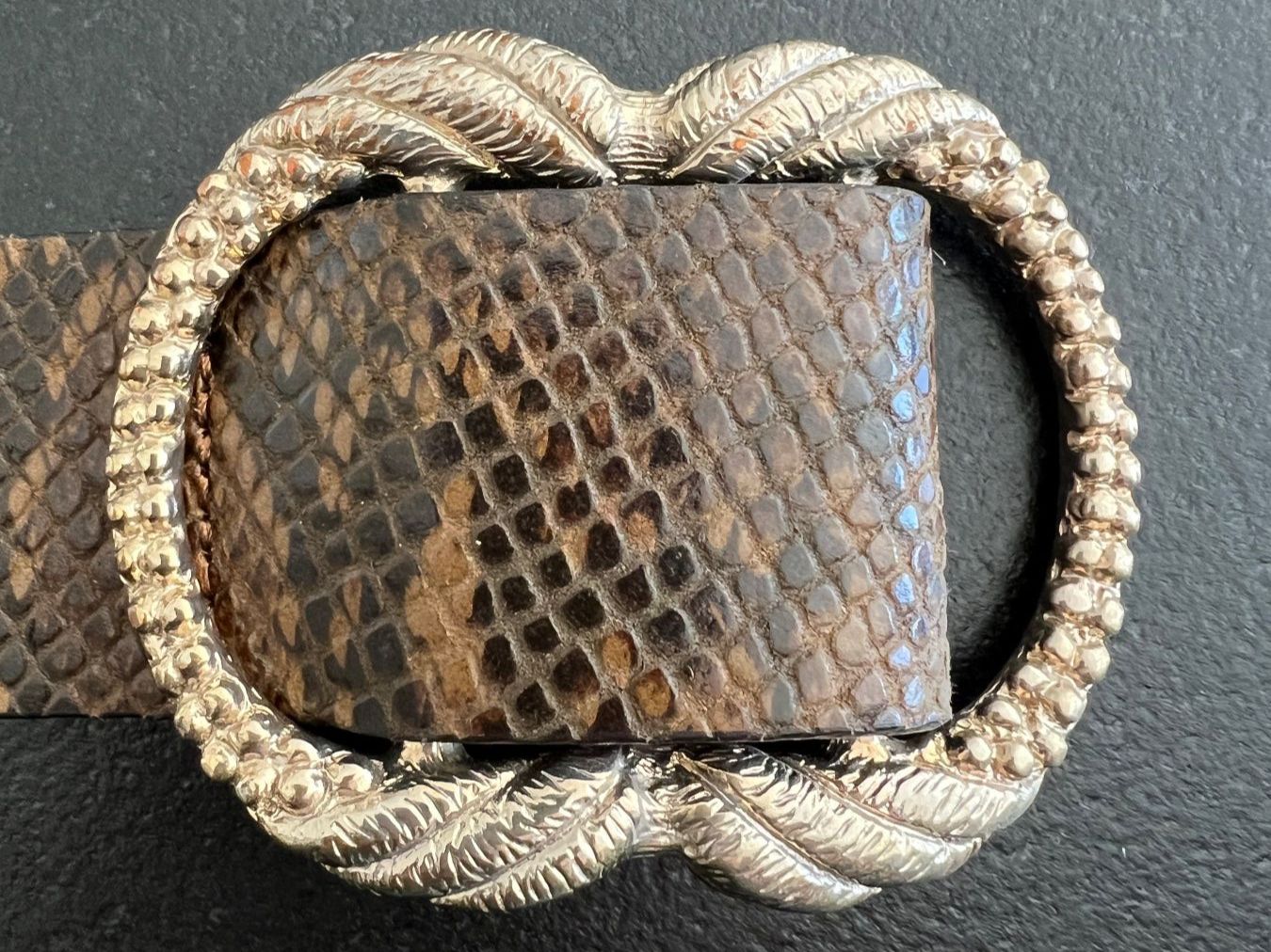 Sezane Cinture: Sézane · Ceinture Artemis · Kaki python – Usato da Crissier venduto da ChamoNova 1