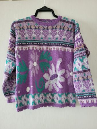 Fröhlich gemusterter Pulli