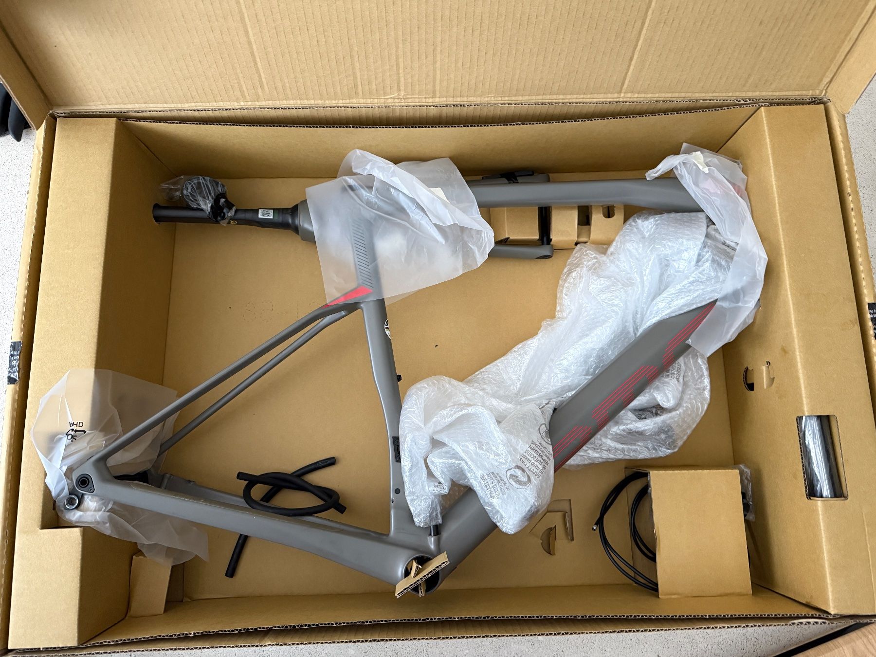BMC Ersatzteile: BMC Roadmachine 01 ONE Mod Rahmen / Frame. – Gebraucht aus Zürich von benoitZH 1