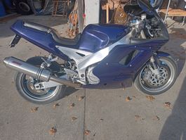 Yamaha FZR 1000