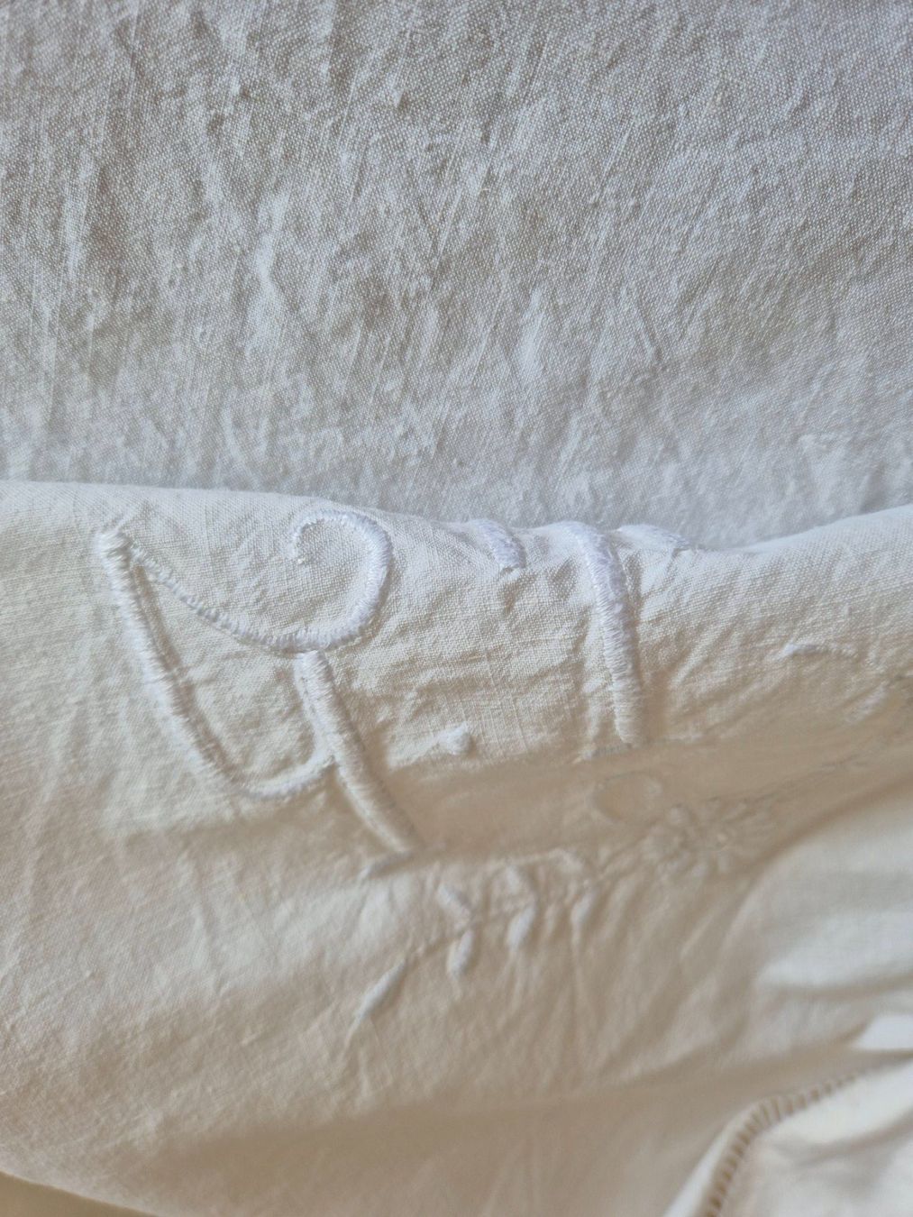 Linge de lit: Leintuch Monogramm TP bestickt, 300x205 cm – D'occasion à Bern par aronari 6