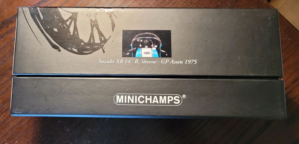 MINICHAMPS 1/12 ECHELLE Suzuki Xr14 Barry Sheene Gp 1975 #7 Moto 122