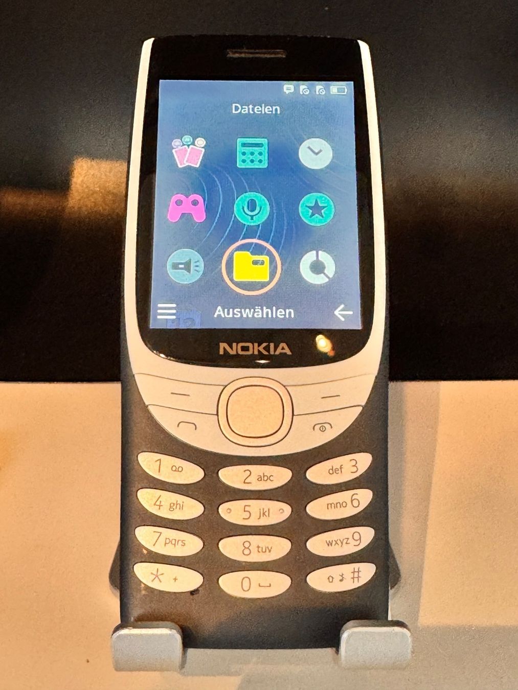 Nokia Telefoni cellulari / Smartphones: Nokia 8210 4G Dual SIM SIM Frei – Usato da Hermetschwil-Staffeln venduto da Mobile2013 6