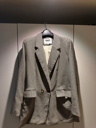 Damen Blazer Only kariert Muster Grösse 36 neuwertig