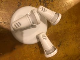 Weisse Deckenlampe mit drei Strahlern!