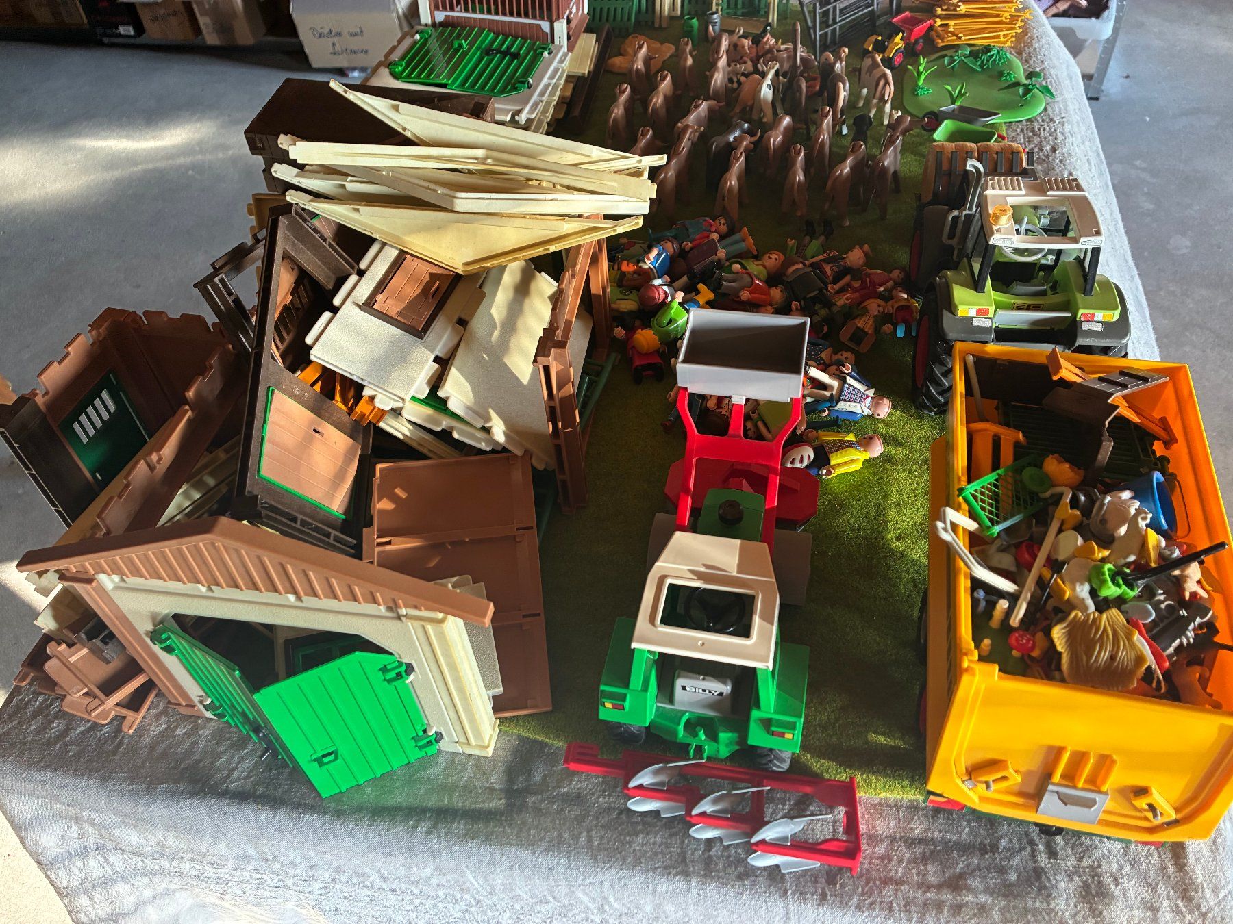 Playmobil Spielzeuge: Playmobil Bauerhof – Gebraucht aus Ueberstorf von gui_f2q8 4