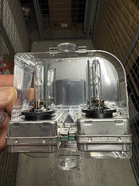 Tutti pezzi di ricambio auto: Xénon osram D3S – Usato da Renens VD venduto da ay__2dyj 1