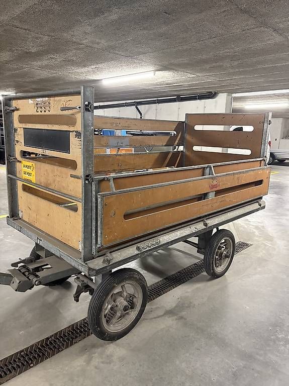 Rimorchi: Postwagen – Usato da Otelfingen venduto da Industriegeni 1