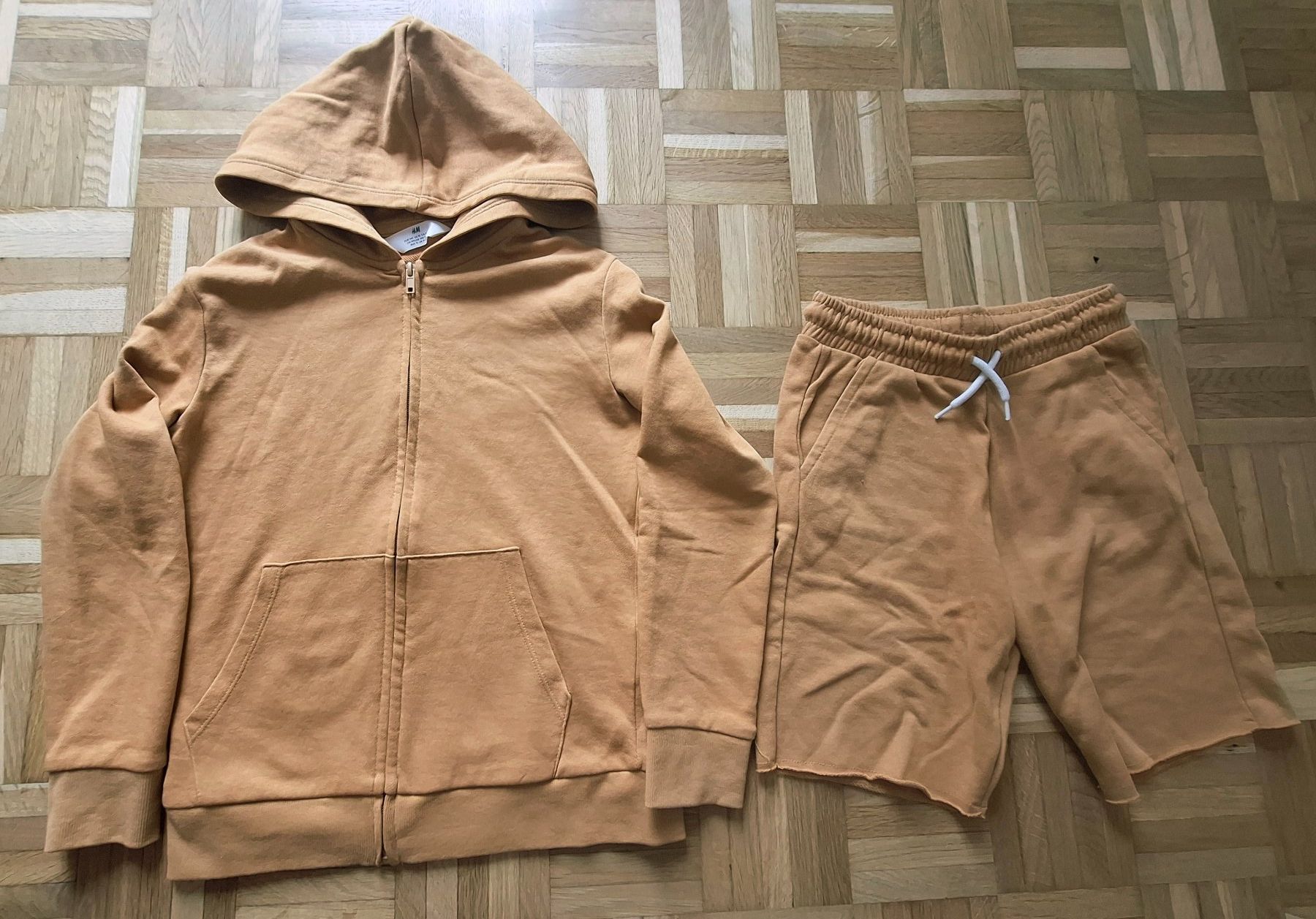 H&M Kleiderpakete & -sets: Ensemble de vêtements 134-140 – Gebraucht aus Carouge GE von Juli_03 1