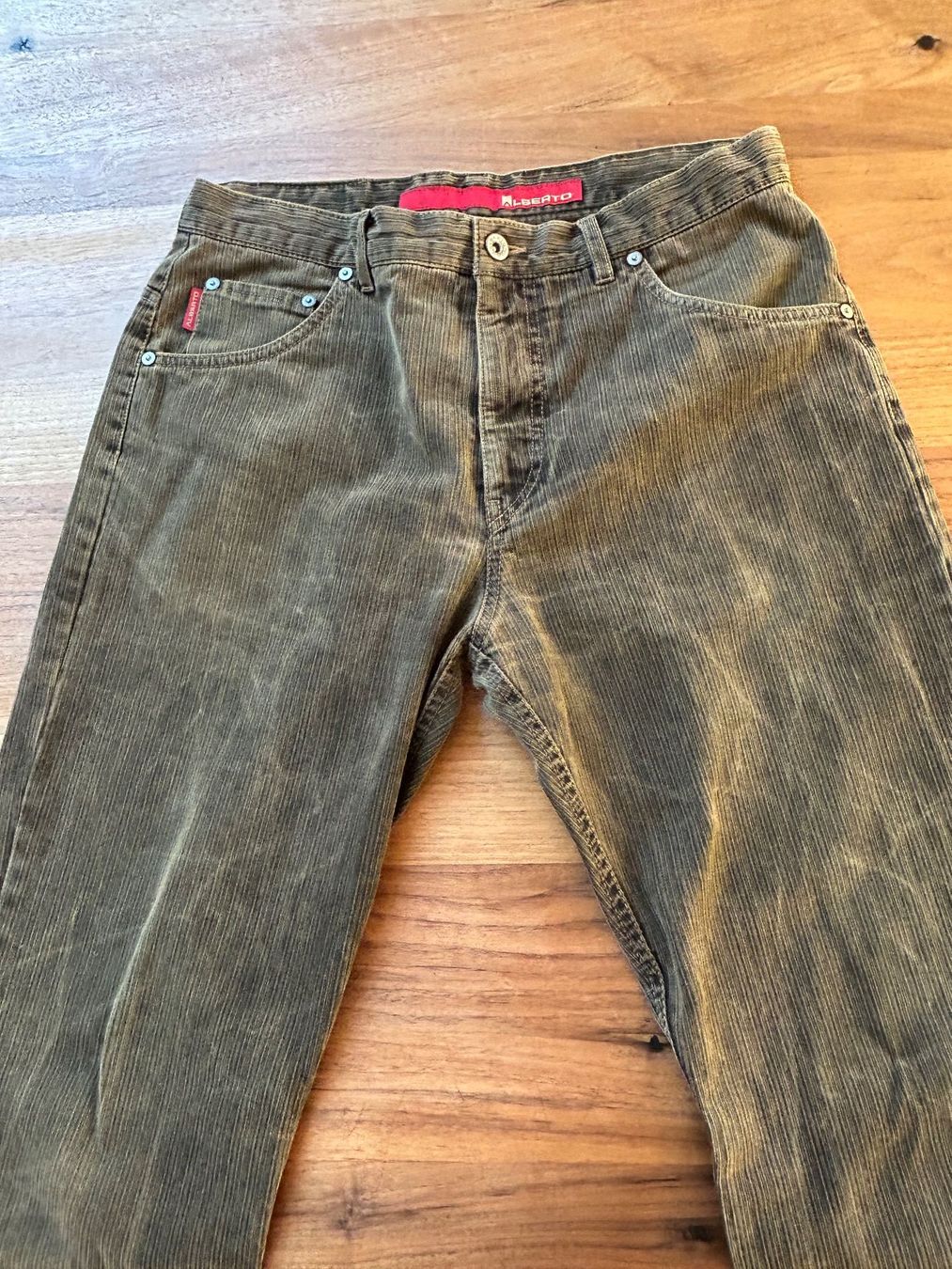 Jeans: Jeans von Alberto – Usato da Arbon venduto da Bulgari2011