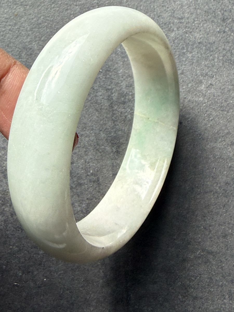 Armbänder & -reifen: Jadeit Armband mit Defekt – Gebraucht aus Oberhof von RealStone